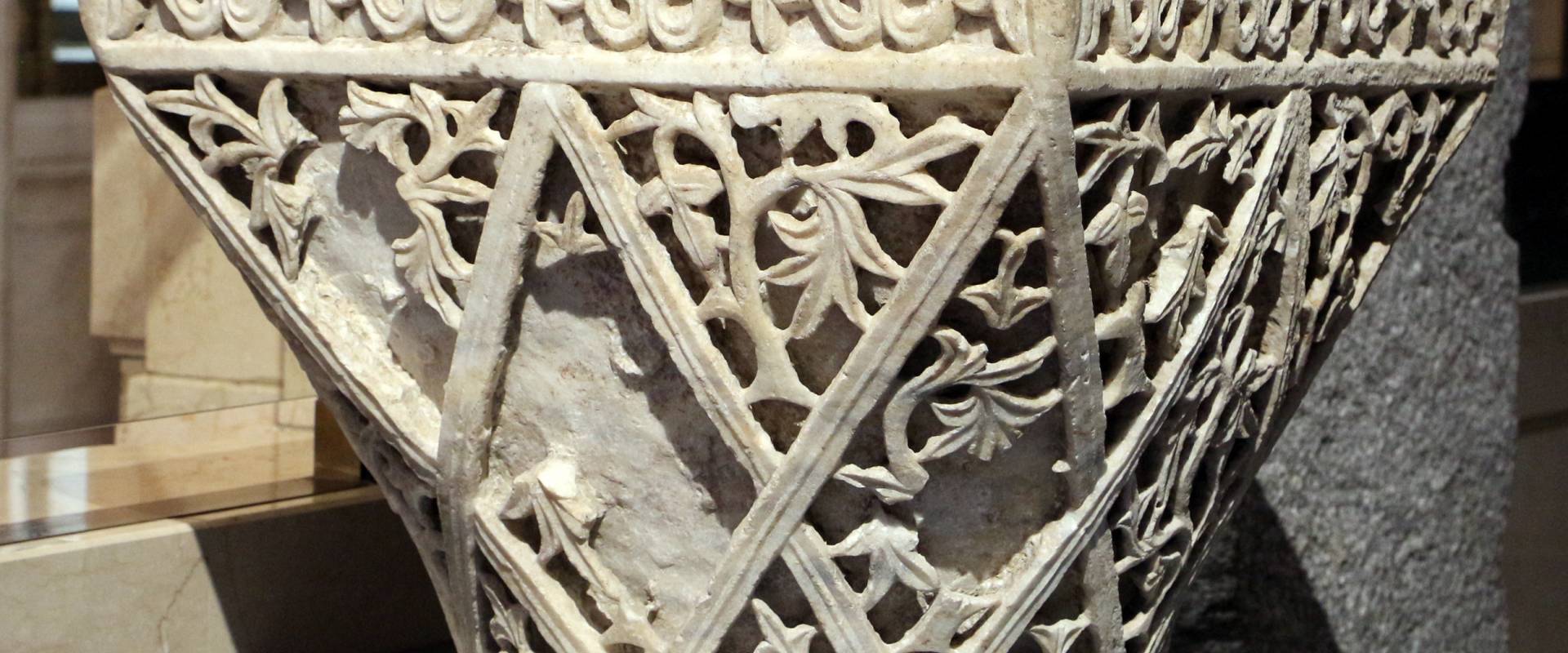 Area costantinopolitana, capitello imposta a paniere, VI secolo (ravenna, museo nazionale) 03 photo by Sailko